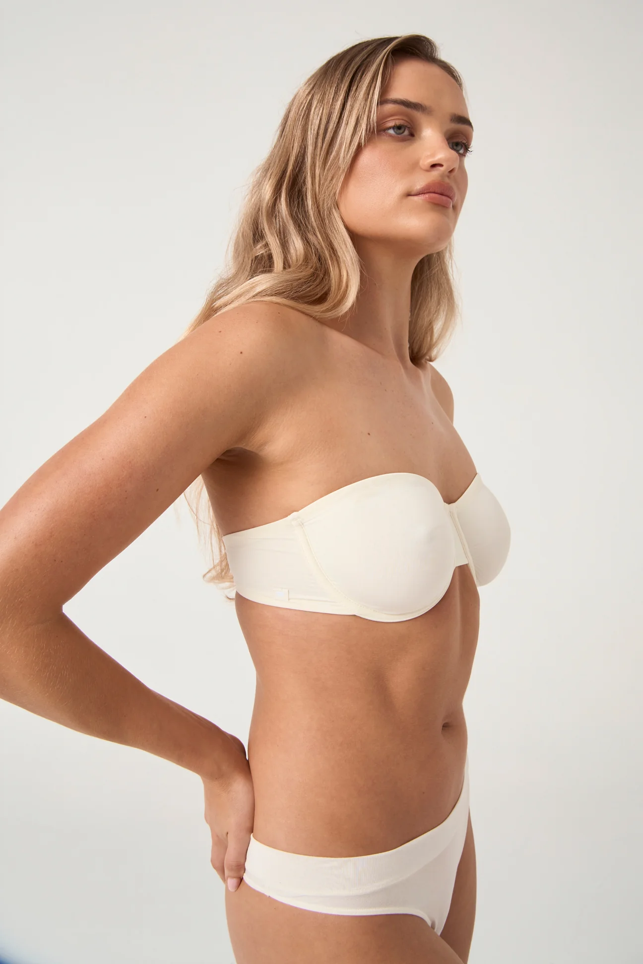 The Strapless - Milk Limited Edition - Image 3